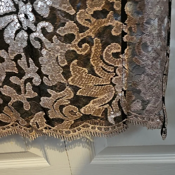 Elegant Black and Gold Lace Evening Gown By VENUS sz 16, NEW! - Picture 10 of 10